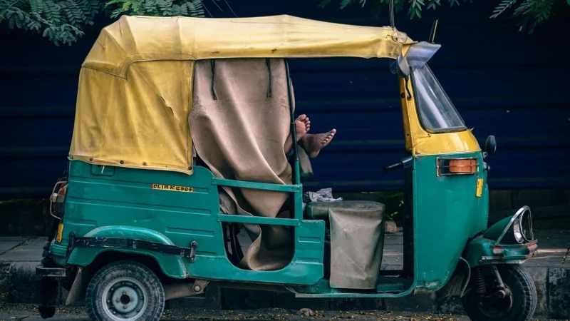 Namioty reklamowe 3×4,5: Idealne gadżety reklamowe dla Twojej marki