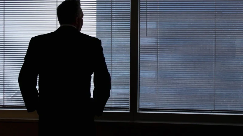 Nowoczesne rolety i żaluzje – jak wybrać odpowiednią opcję do swojego wnętrza