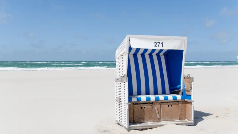 Parawan plażowy z nadrukiem – oryginalny gadżet reklamowy dla Twojej marki
